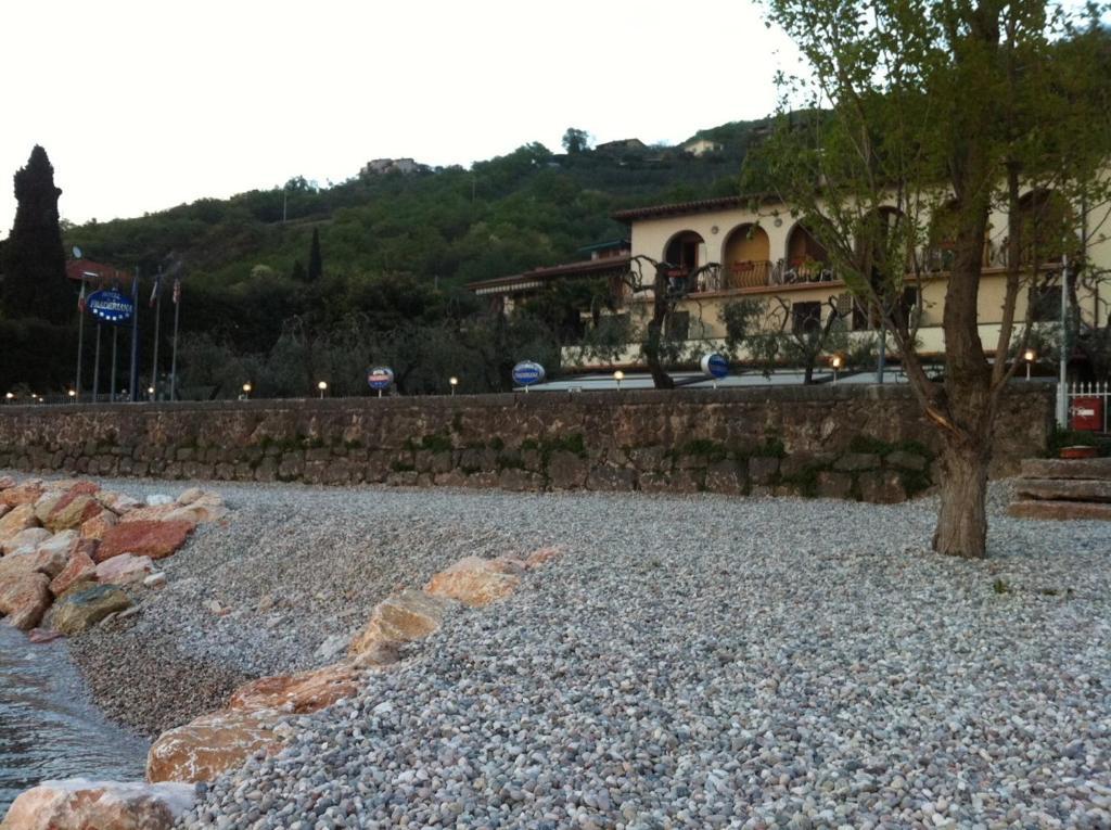 Hotel Fraderiana Torri Del Benaco Εξωτερικό φωτογραφία