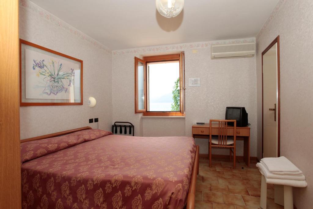Hotel Fraderiana Torri Del Benaco Δωμάτιο φωτογραφία