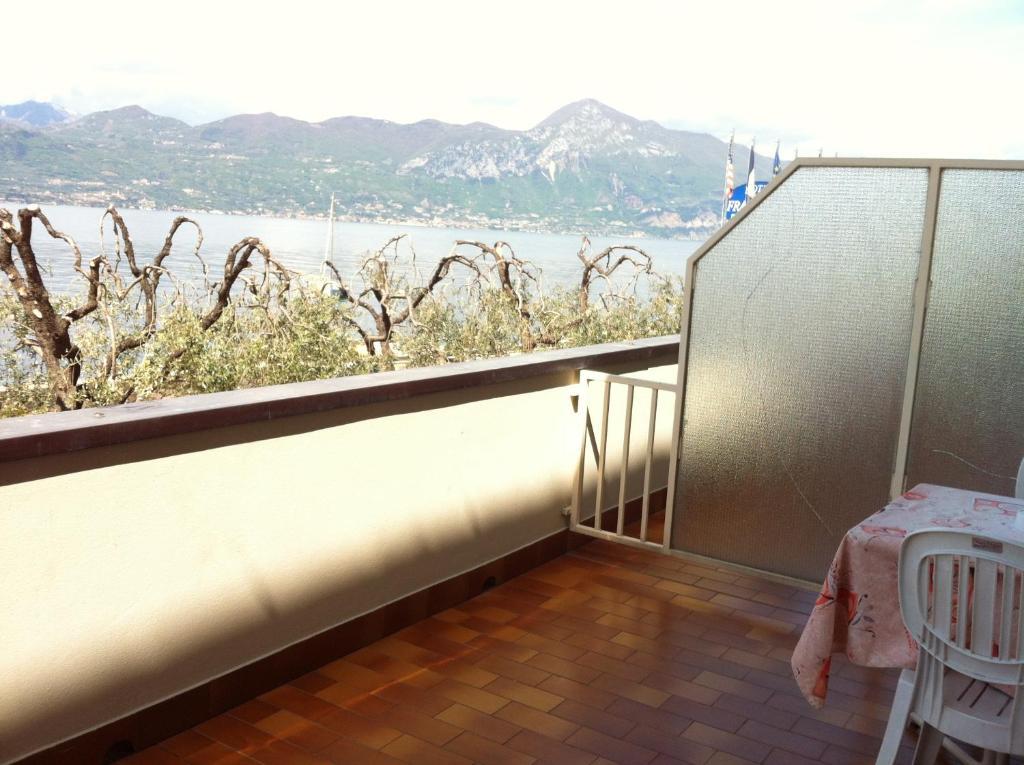 Hotel Fraderiana Torri Del Benaco Δωμάτιο φωτογραφία