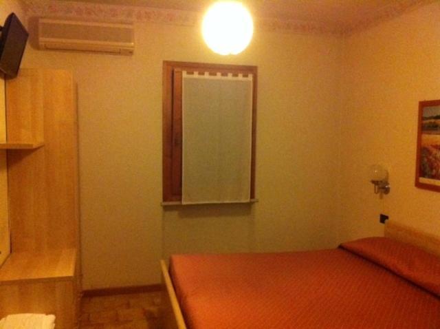 Hotel Fraderiana Torri Del Benaco Δωμάτιο φωτογραφία