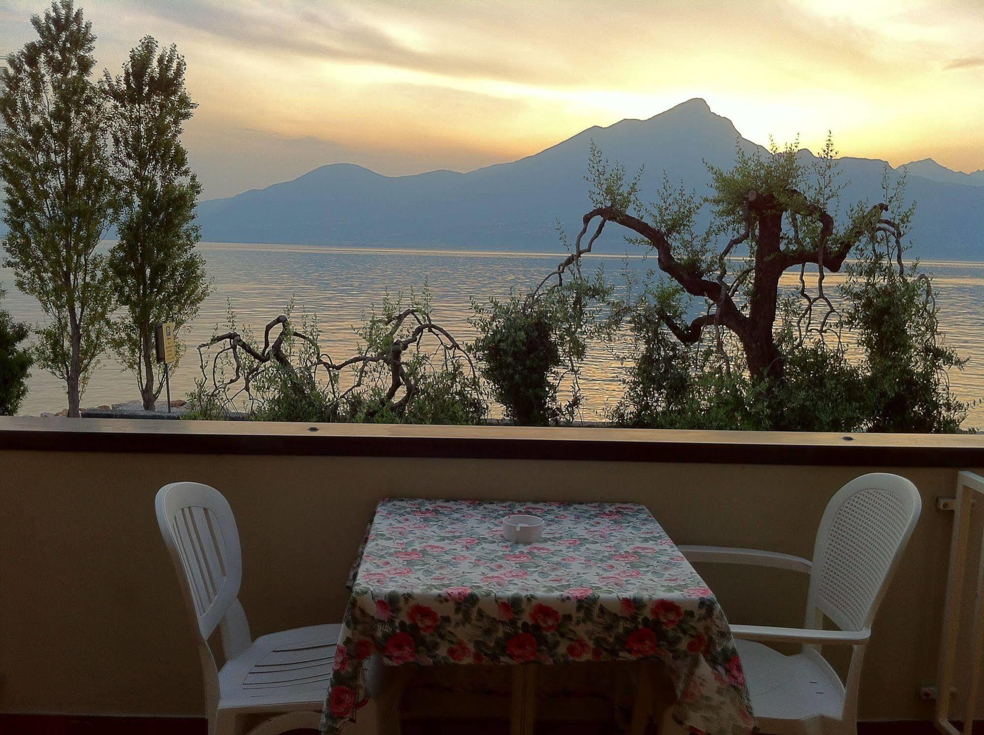 Hotel Fraderiana Torri Del Benaco Εξωτερικό φωτογραφία